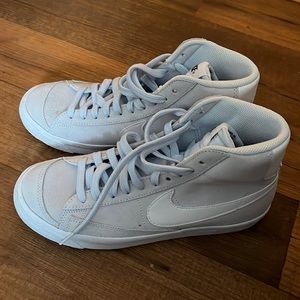 Light blue Nike blazers (size 6.5 youth but fits size 7.5 women)
